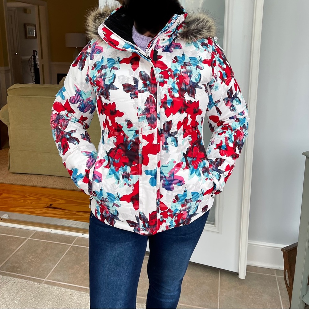 Obermeyer Tuscany White Floral Multi Color Womens Ski Winter Coat Jacket. Sz 6.